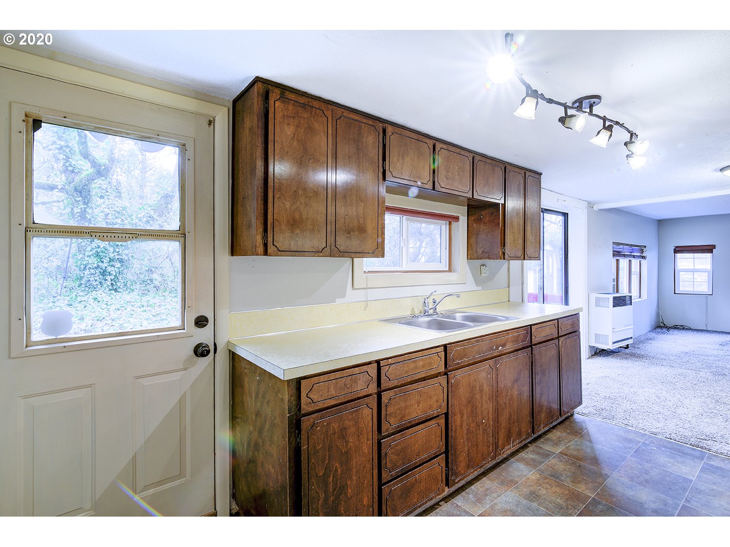 11515 Northwest Laidlaw Road Portland, OR 97229 - Photo 14 of 29 Gallery Image 14