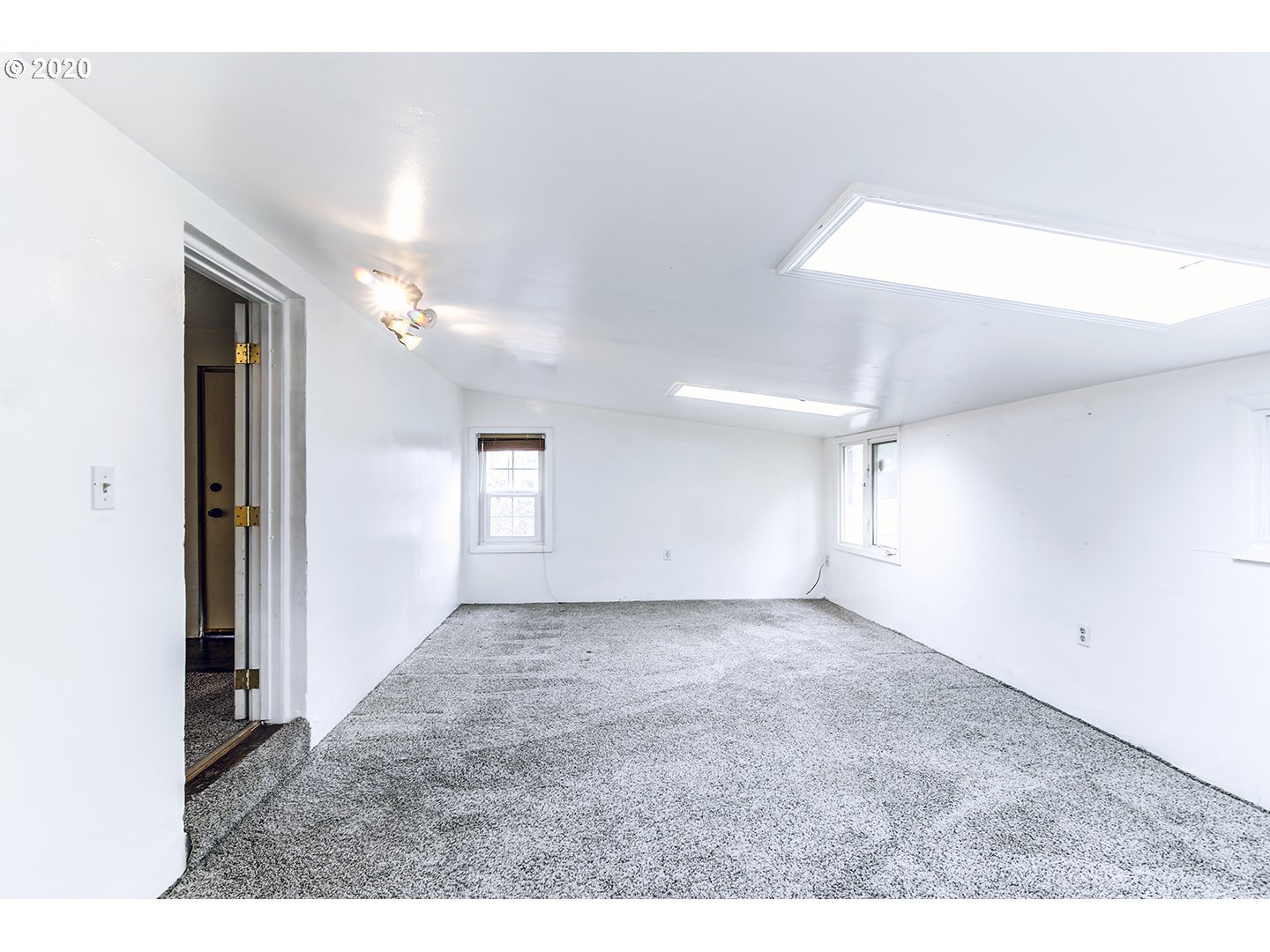 11515 Northwest Laidlaw Road Portland, OR 97229 - Photo 15 of 29 Gallery Image 15
