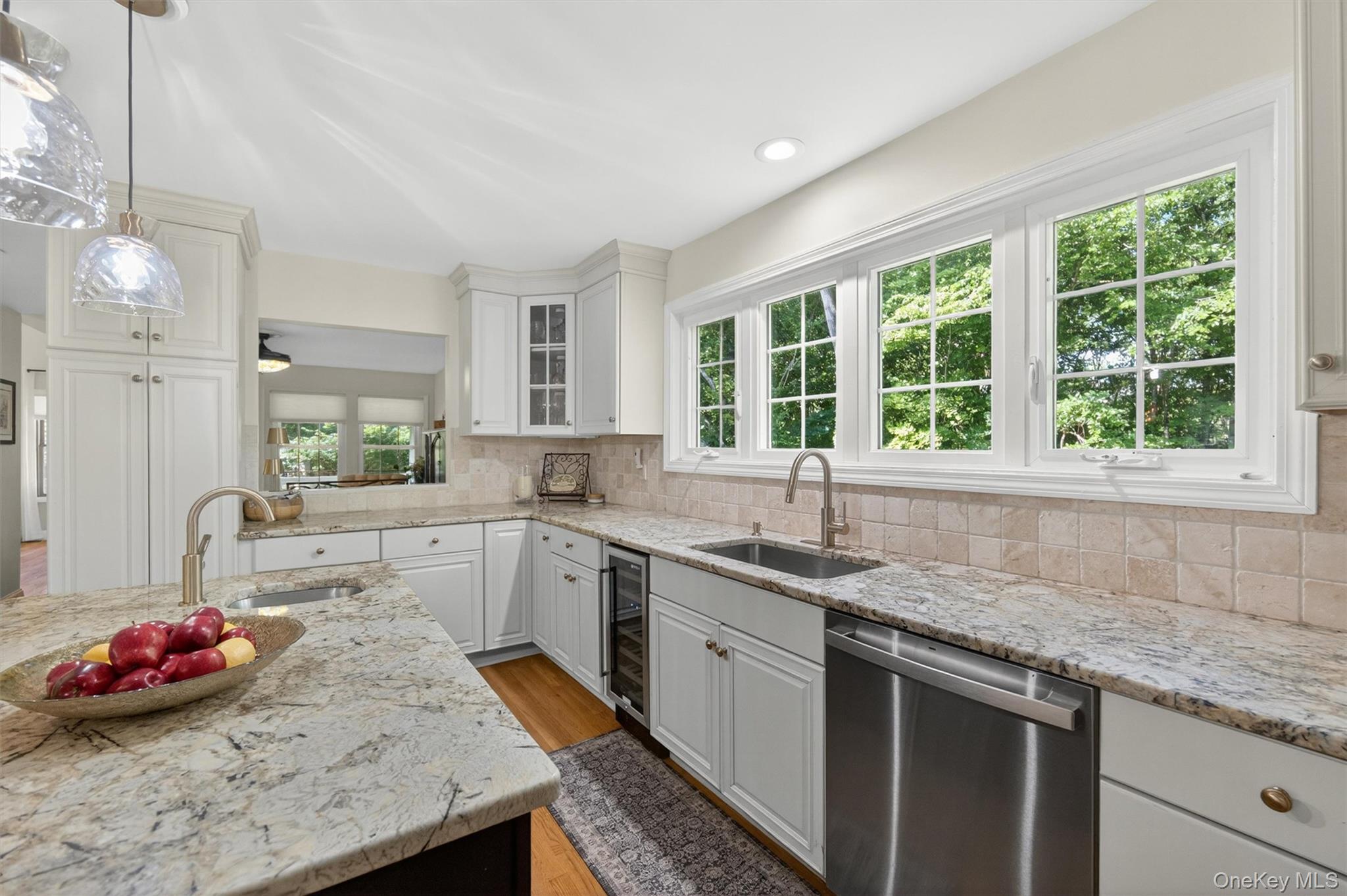 40 Nottingham Way Mahopac, NY 10541 - Photo 13 of 43 Expansive counter space