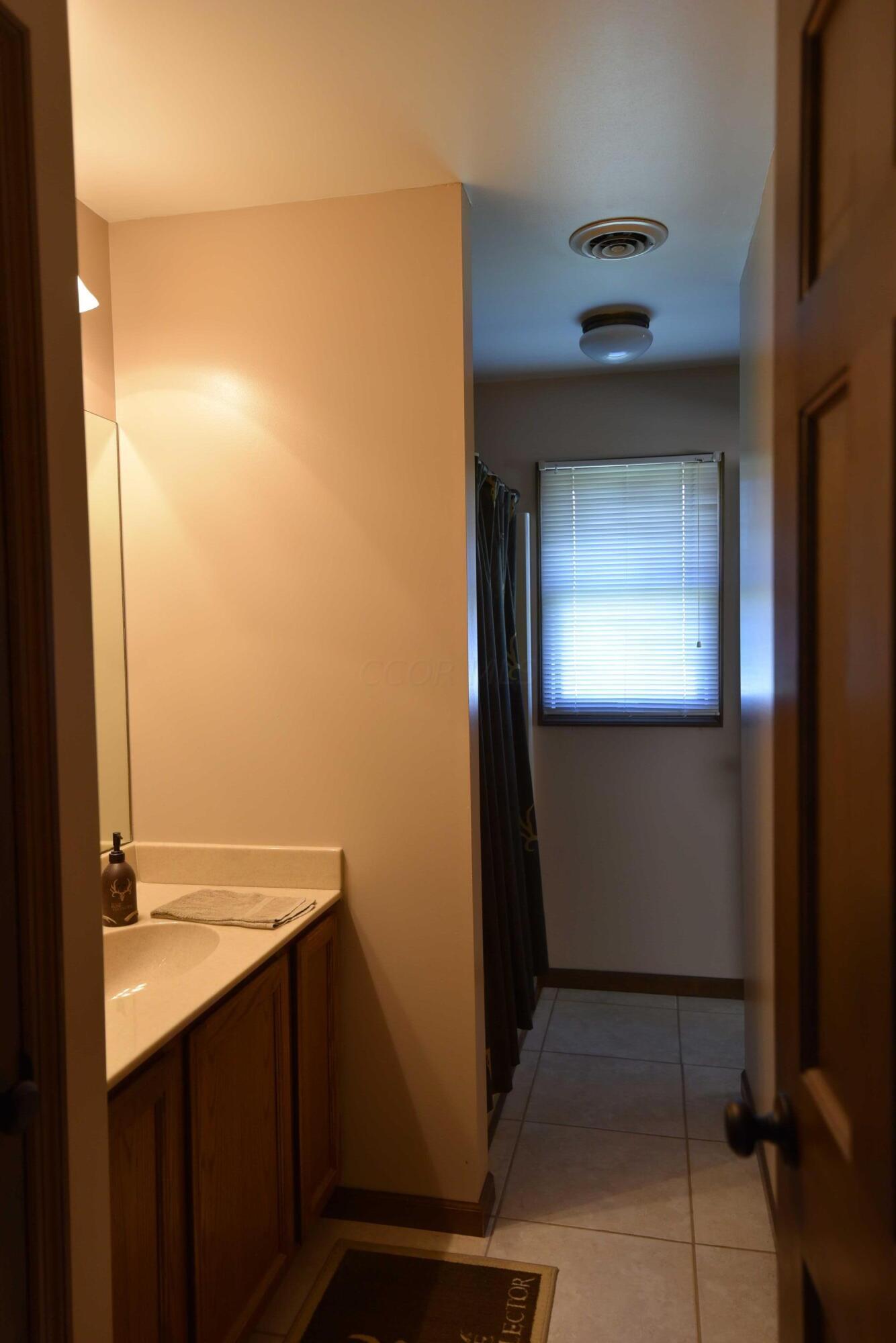 7130 Big Walnut Road Galena, OH 43021 - Photo 14 of 17 Bathroom