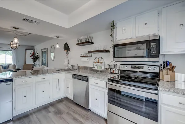 $249,990 | 18350 Southeast Wood Haven Lane, Unit J, Jupiter, FL 33469
