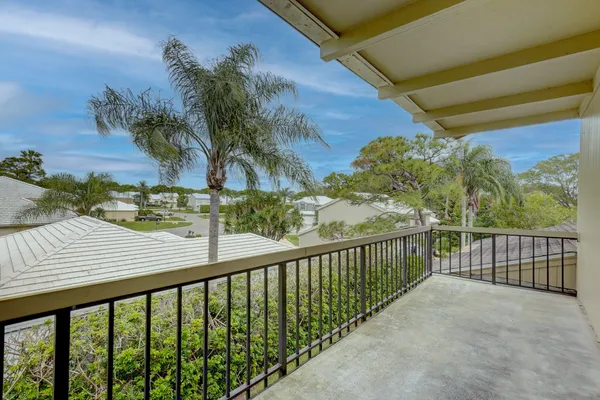 $249,990 | 18350 Southeast Wood Haven Lane, Unit J, Jupiter, FL 33469