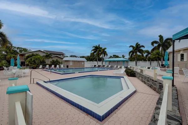 $249,990 | 18350 Southeast Wood Haven Lane, Unit J, Jupiter, FL 33469