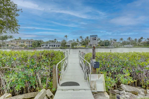 $249,990 | 18350 Southeast Wood Haven Lane, Unit J, Jupiter, FL 33469