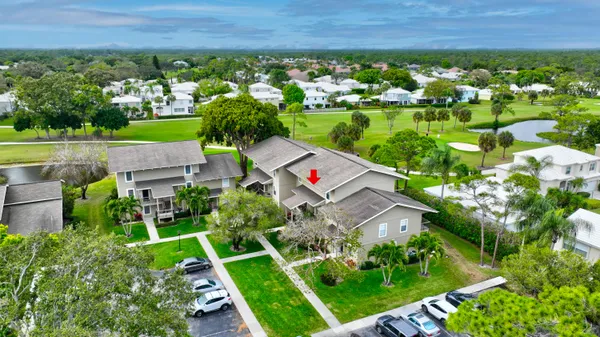 $249,990 | 18350 Southeast Wood Haven Lane, Unit J, Jupiter, FL 33469