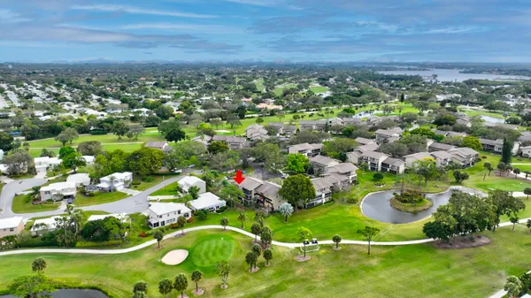 $249,990 | 18350 Southeast Wood Haven Lane, Unit J, Jupiter, FL 33469