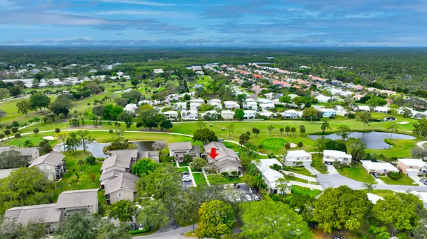 $249,990 | 18350 Southeast Wood Haven Lane, Unit J, Jupiter, FL 33469