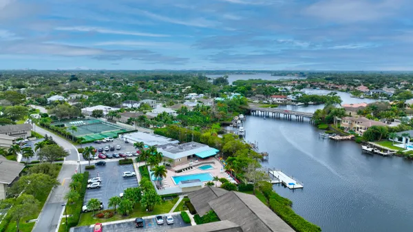 $249,990 | 18350 Southeast Wood Haven Lane, Unit J, Jupiter, FL 33469