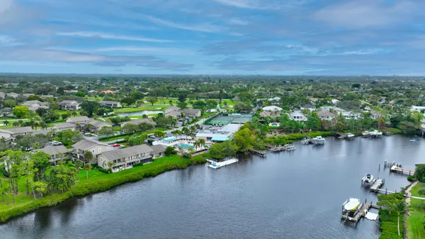 $249,990 | 18350 Southeast Wood Haven Lane, Unit J, Jupiter, FL 33469