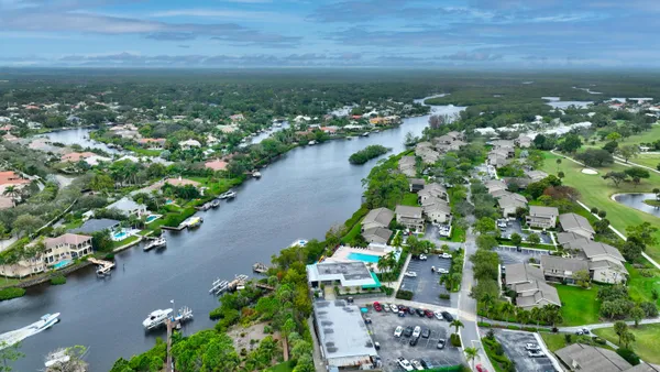 $249,990 | 18350 Southeast Wood Haven Lane, Unit J, Jupiter, FL 33469