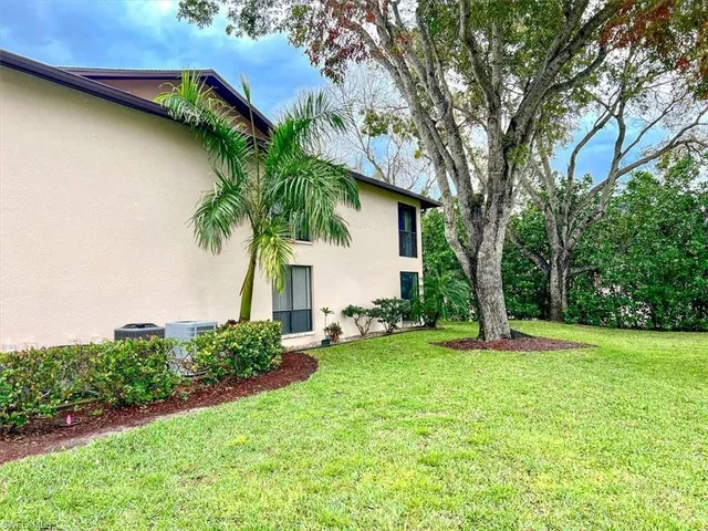 $250,000 | 232 Pebble Beach Circle, Unit E104, Naples, FL 34113
