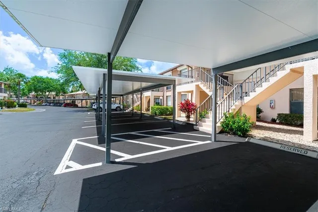 $250,000 | 232 Pebble Beach Circle, Unit E104, Naples, FL 34113