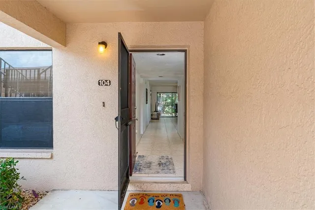$250,000 | 232 Pebble Beach Circle, Unit E104, Naples, FL 34113