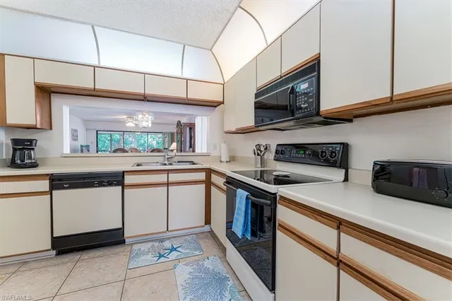 $250,000 | 232 Pebble Beach Circle, Unit E104, Naples, FL 34113