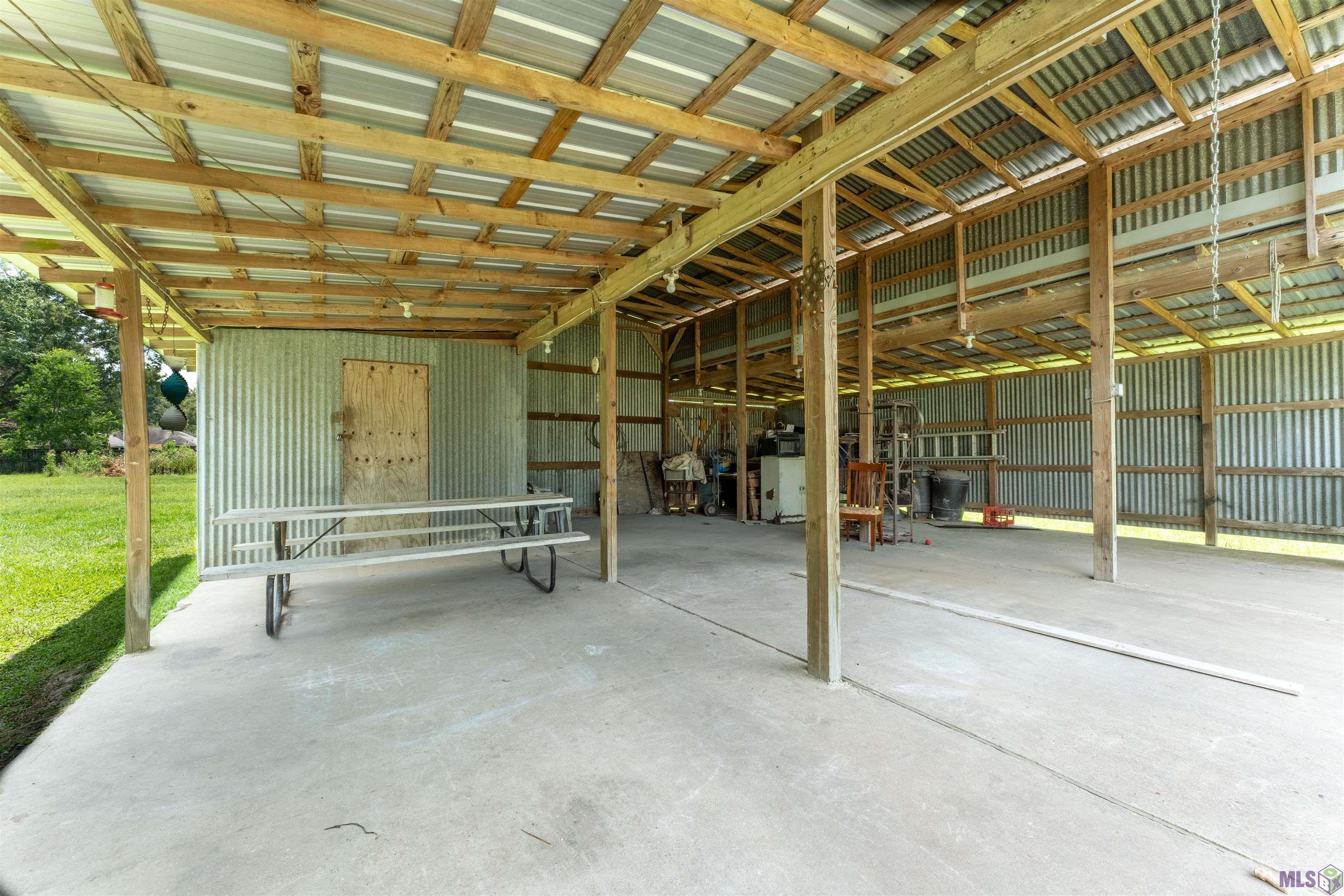 8784 Old Winchester Road Denham Springs, LA 70706 - Photo 13 of 15 32 x 22 Covered Barn