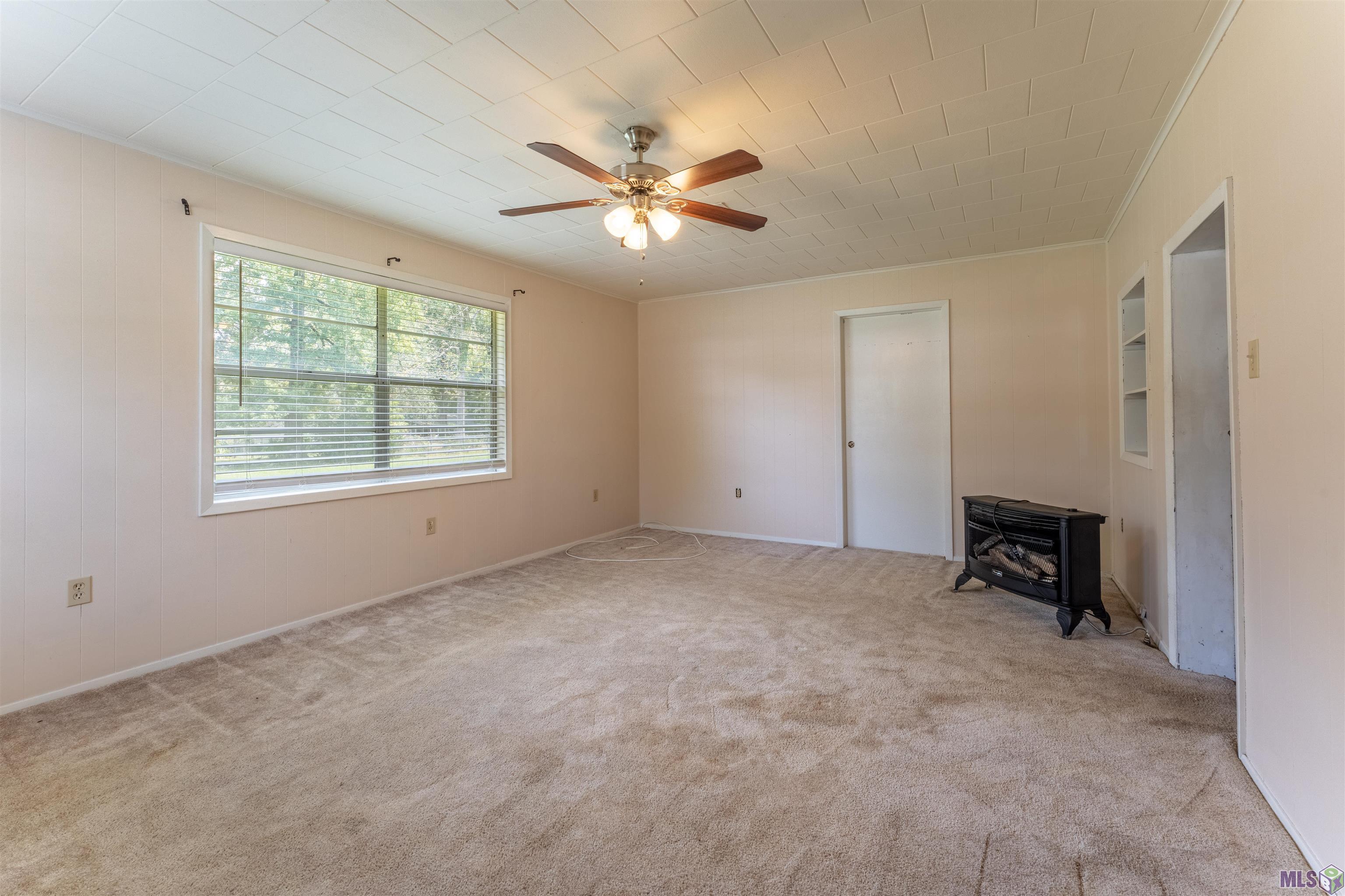 8784 Old Winchester Road Denham Springs, LA 70706 - Photo 3 of 15 Livingroom
