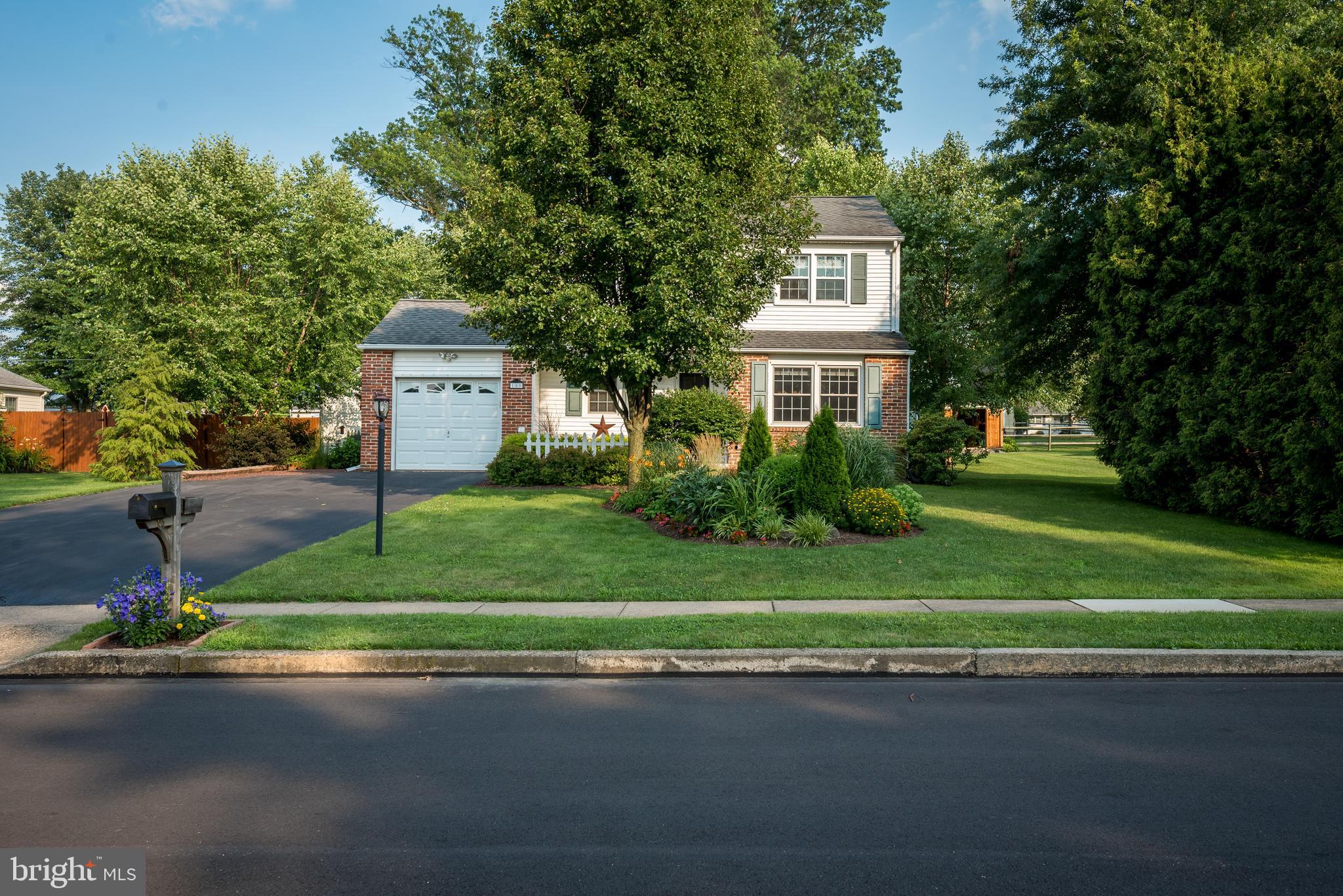 105 Olde Pilgrim Road Dublin, PA 18917 - Photo 2 of 38 Gallery Image 2