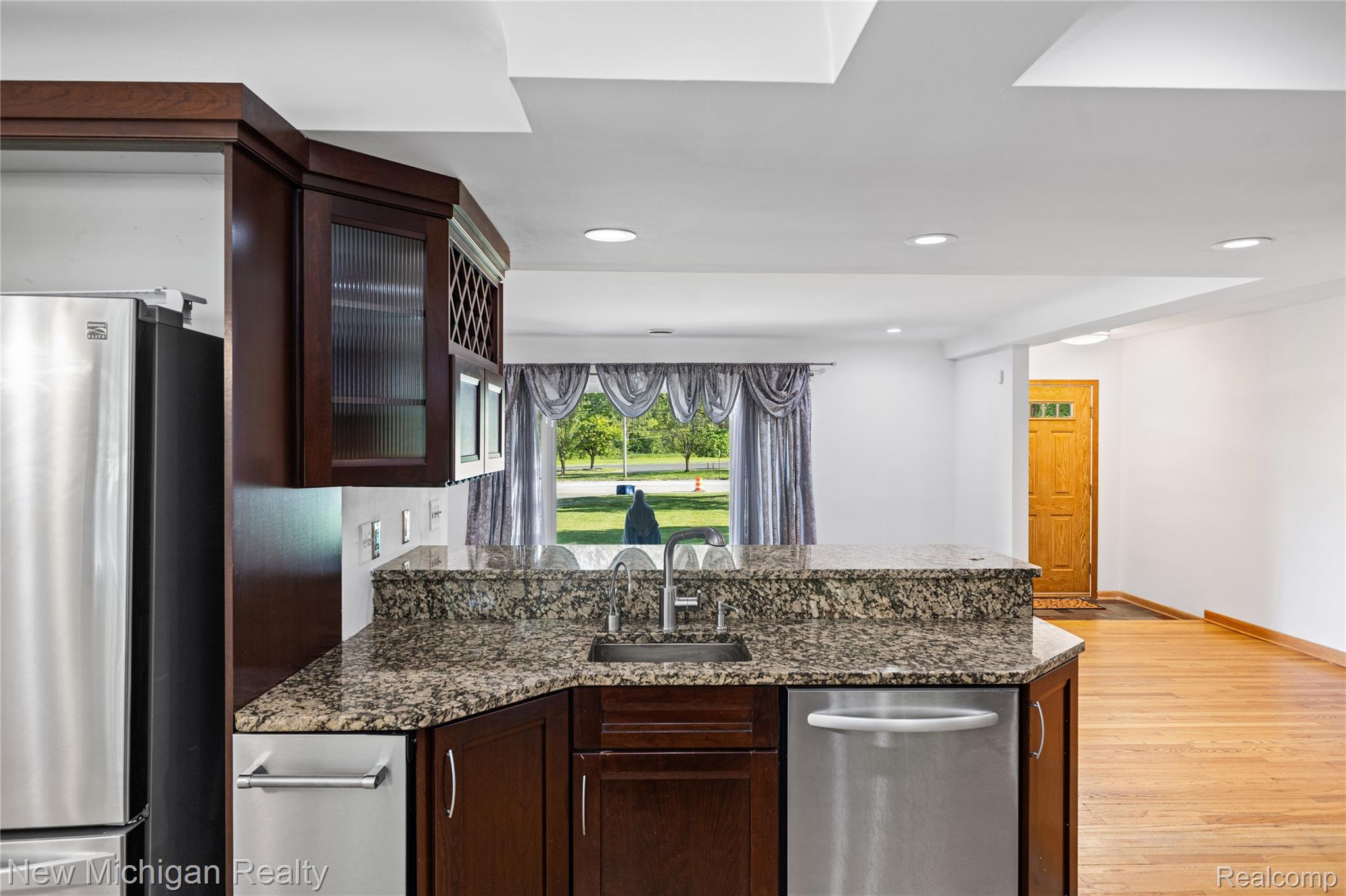 8359 Chicago Road South Warren, MI 48093 - Photo 22 of 74