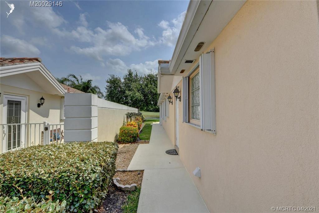 1110 Southwest Balmoral Trace Stuart, FL 34997 - Photo 4 of 50 Gallery Image 4