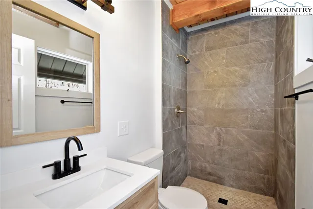 $430,000 | 117 Shagbark Road, Beech Mountain, NC 28604