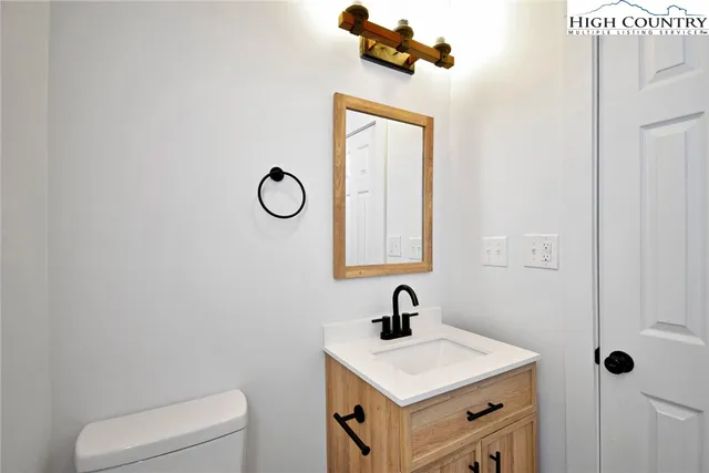 $430,000 | 117 Shagbark Road, Beech Mountain, NC 28604