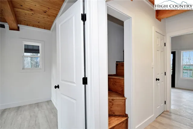 $430,000 | 117 Shagbark Road, Beech Mountain, NC 28604