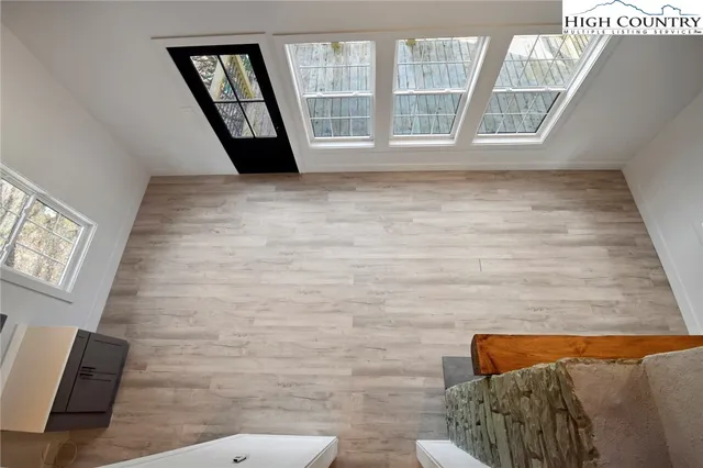 $430,000 | 117 Shagbark Road, Beech Mountain, NC 28604