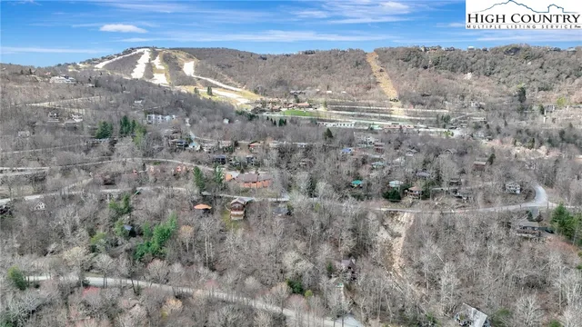 $430,000 | 117 Shagbark Road, Beech Mountain, NC 28604
