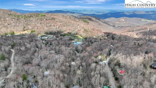 $430,000 | 117 Shagbark Road, Beech Mountain, NC 28604