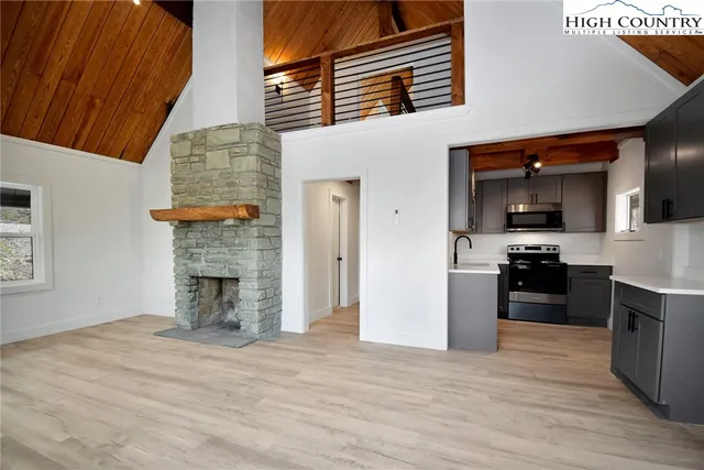 $430,000 | 117 Shagbark Road, Beech Mountain, NC 28604