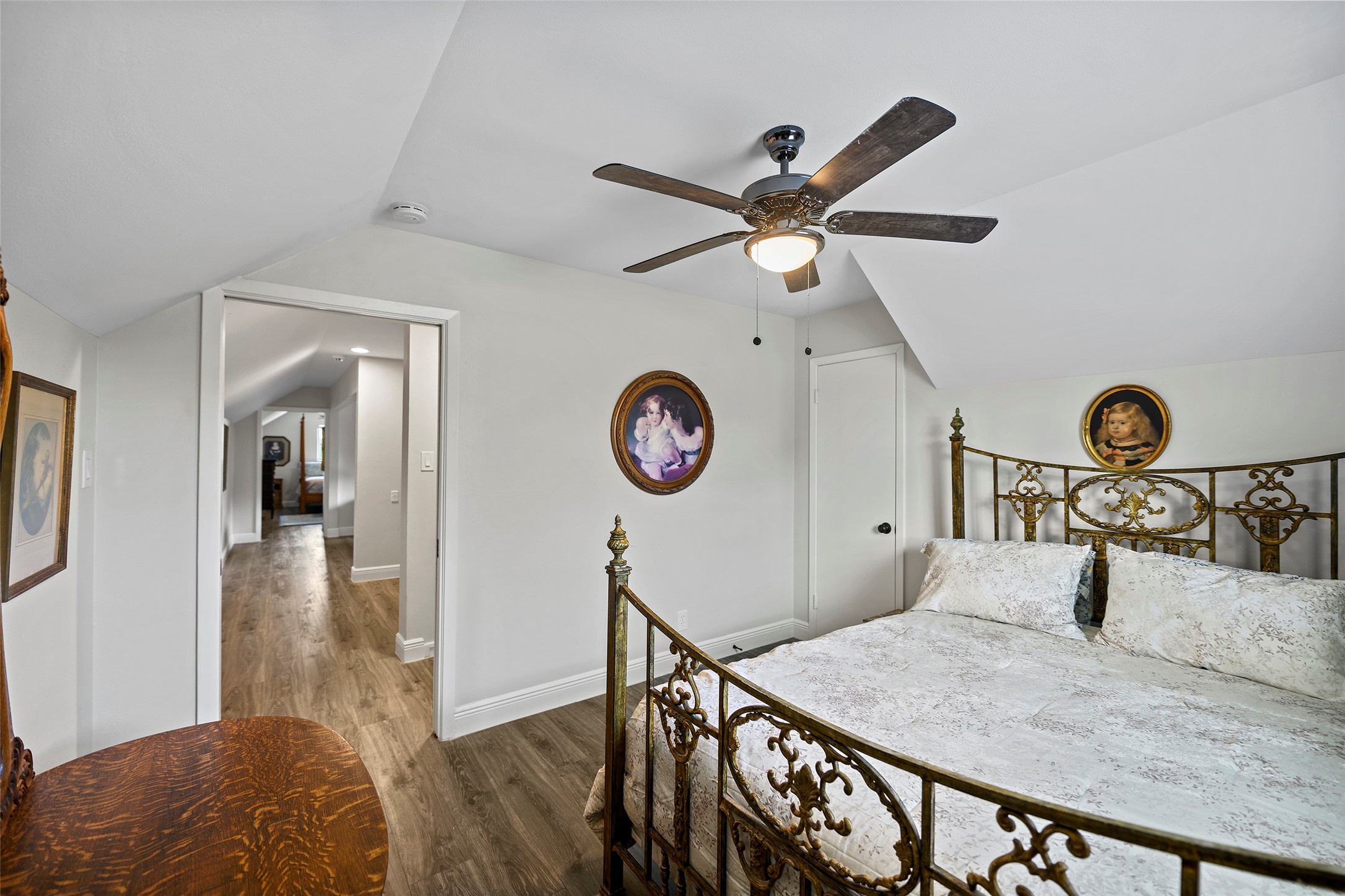 4419 Langtry Lane Houston, TX 77041 - Photo 12 of 50 First upstairs bedroom looing into hallway.