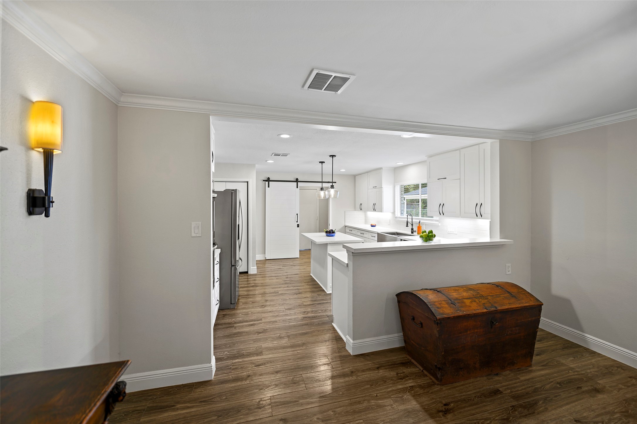 4419 Langtry Lane Houston, TX 77041 - Photo 22 of 50 Dining room into kitchen
