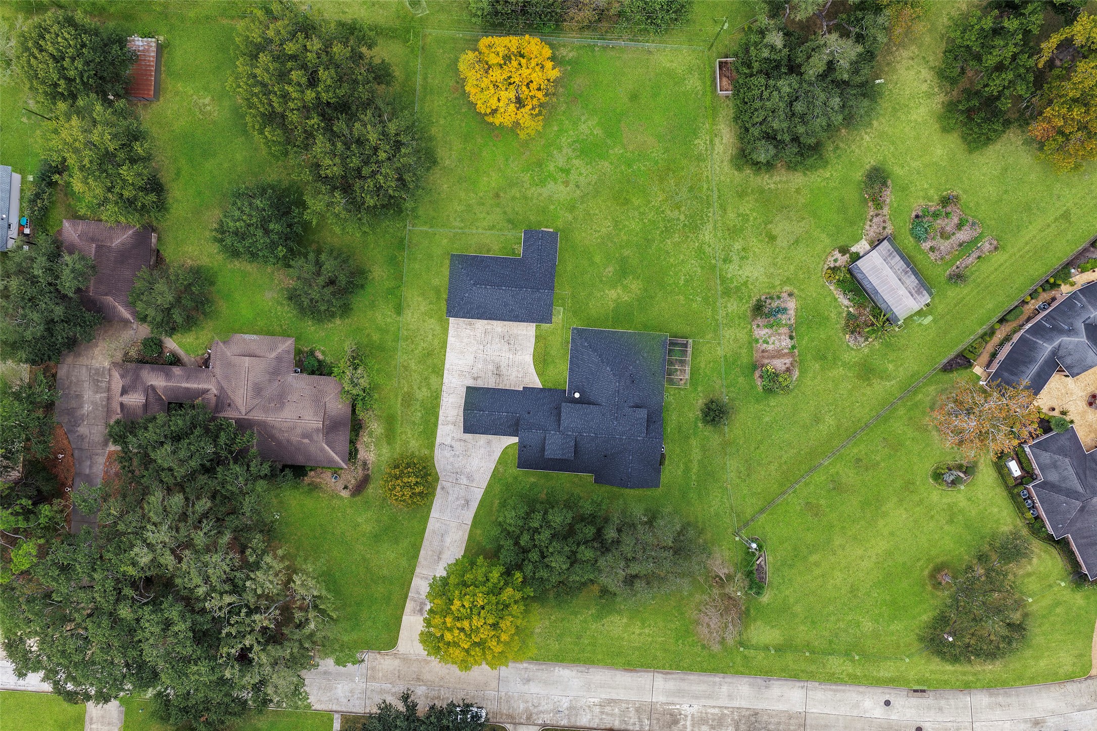 4419 Langtry Lane Houston, TX 77041 - Photo 48 of 50 an aerial view of a house with a yard basket ball court and outdoor seating