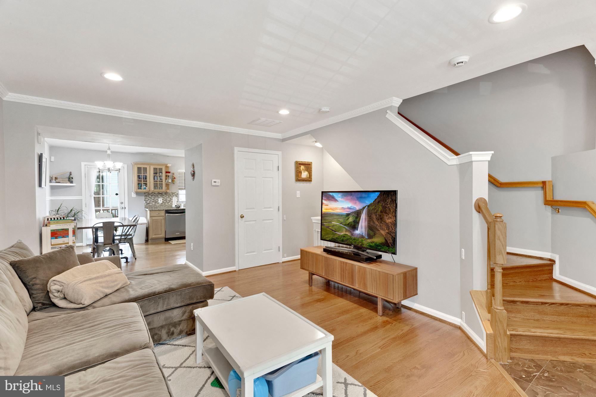 6357 Michael Robert Drive Springfield, VA 22150 - Photo 5 of 28