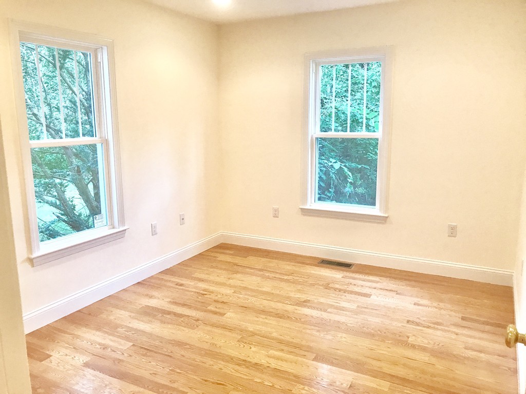 8 Bear Hill Road Merrimac, MA 01860 - Photo 6 of 10 Gallery Image 6