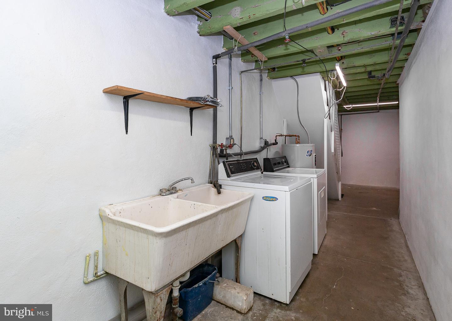 6609 Morris Park Road Philadelphia, PA 19151 - Photo 19 of 35 a utility room with dryer and washer