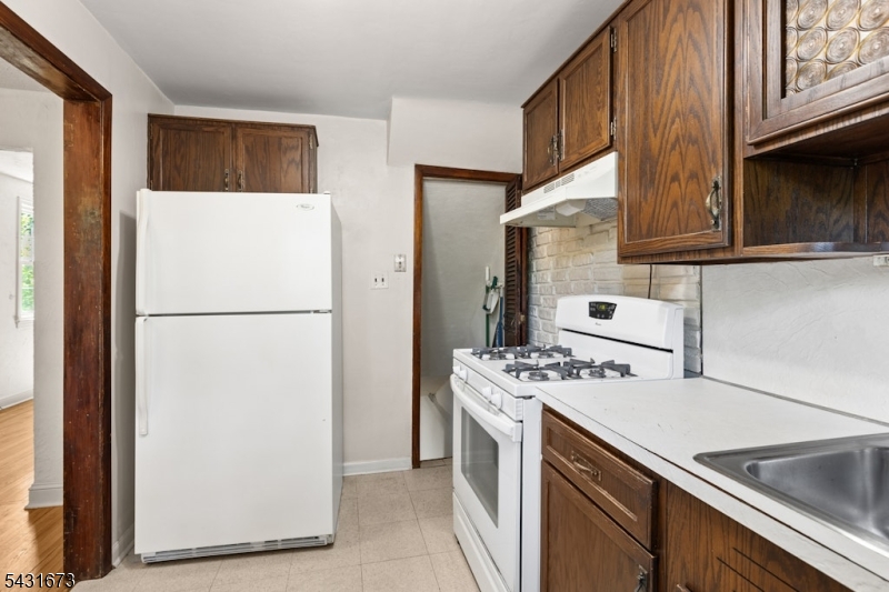 106 Gallows Hill Road Cranford, NJ 07016 - Photo 12 of 27