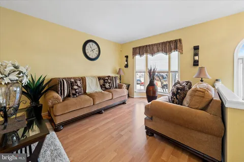 $325,000 | 44 Denny Circle, Newark, DE 19702