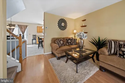 $325,000 | 44 Denny Circle, Newark, DE 19702