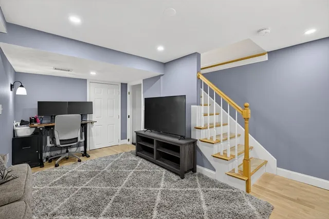 $420,000 | 20 Woodland Drive, Unit 330, Lowell, MA 01852