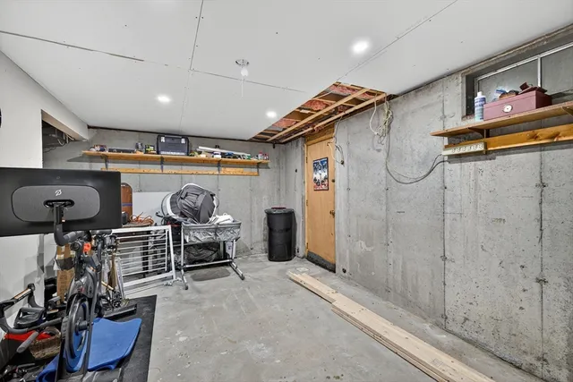 $420,000 | 20 Woodland Drive, Unit 330, Lowell, MA 01852