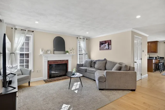 $420,000 | 20 Woodland Drive, Unit 330, Lowell, MA 01852