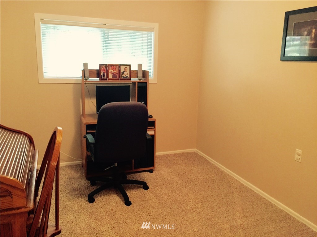 11 Northwest Riddell Road Bremerton, WA 98310 - Photo 11 of 21 Gallery Image 11