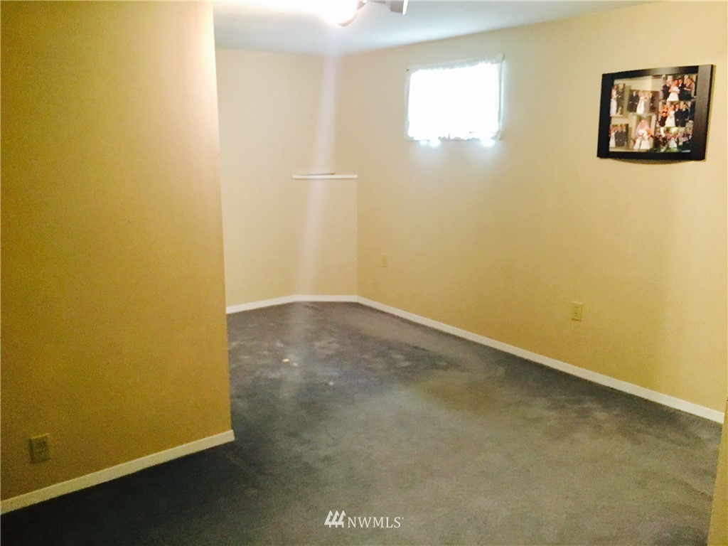 11 Northwest Riddell Road Bremerton, WA 98310 - Photo 13 of 21 Gallery Image 13