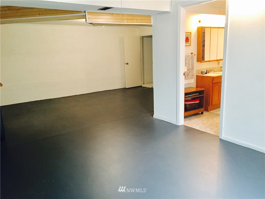 11 Northwest Riddell Road Bremerton, WA 98310 - Photo 15 of 21 Gallery Image 15