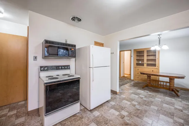 $170,000 | 847 South Hampton Street, Fairmont, MN 56031