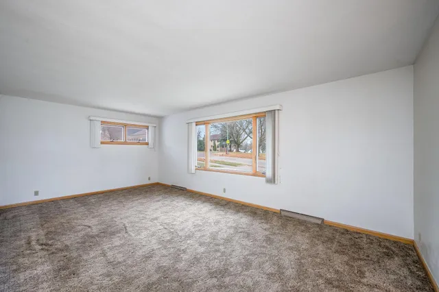 $170,000 | 847 South Hampton Street, Fairmont, MN 56031