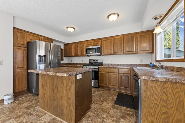 $425,000 | 3939 Westbury Drive, Eagan, MN 55123