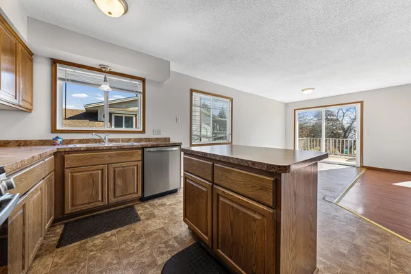 $425,000 | 3939 Westbury Drive, Eagan, MN 55123