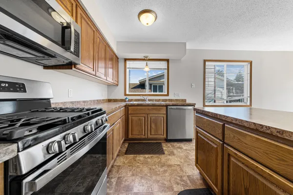 $425,000 | 3939 Westbury Drive, Eagan, MN 55123